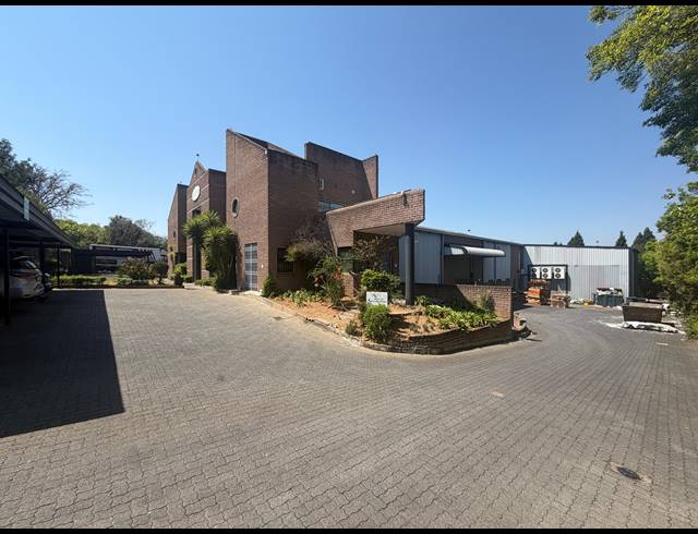 1,760M² WAREHOUSE TO LET IN KYALAMI